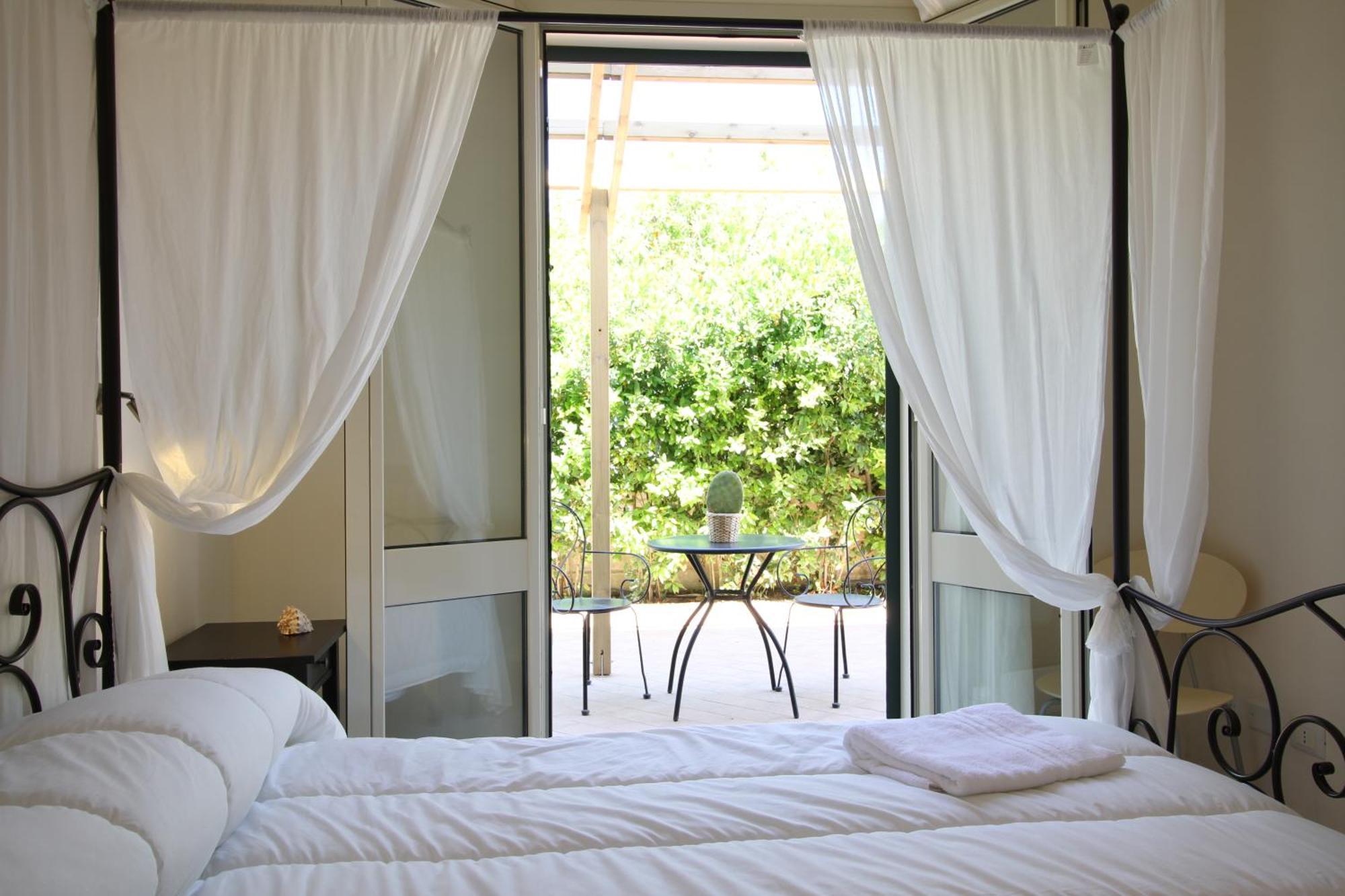 Hotel Residence Noto Marina Relais Калабернардо Екстериор снимка